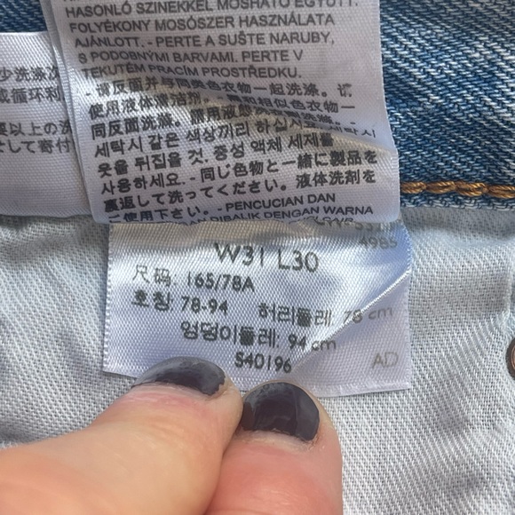 14. 501 Levi’s in a light wash 31 - Picture 9 of 9